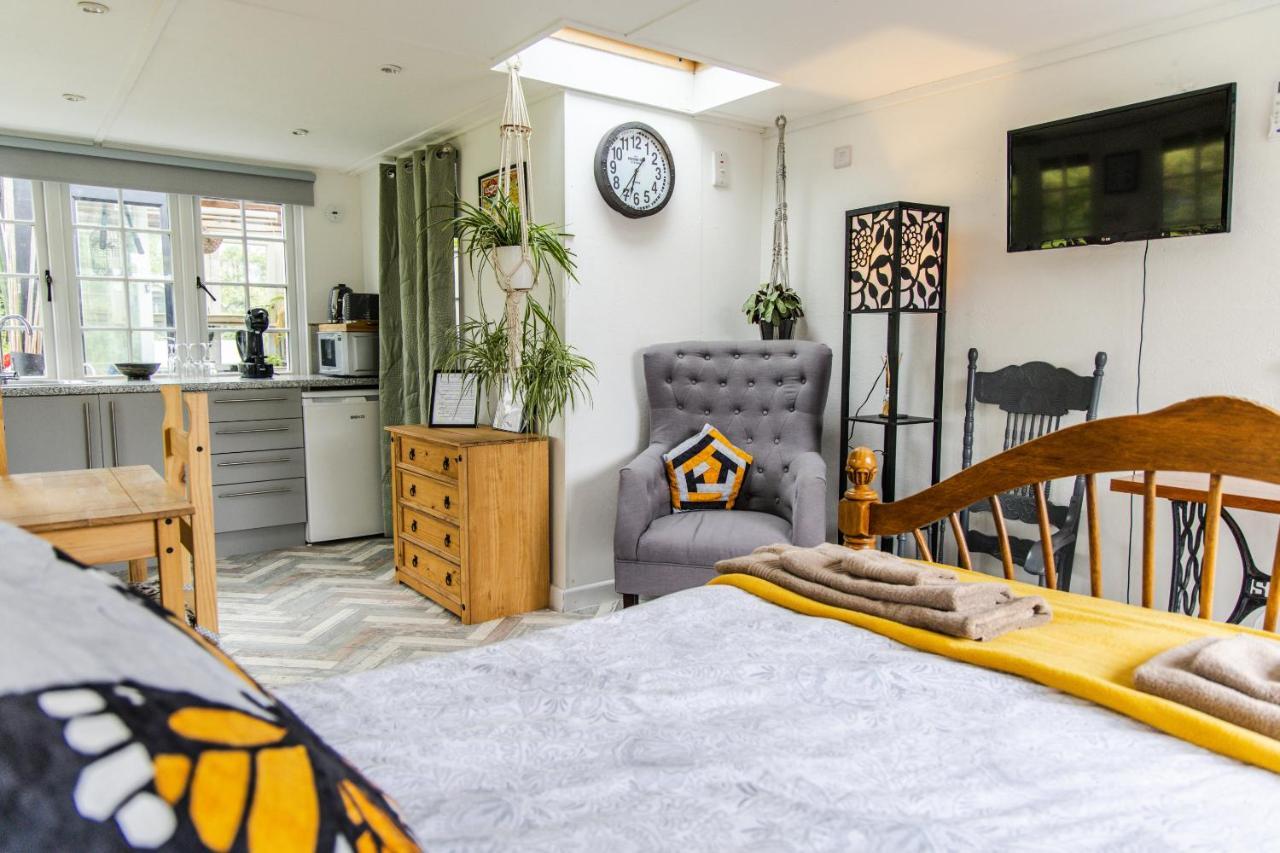 Cozy Garden Apartment Williton